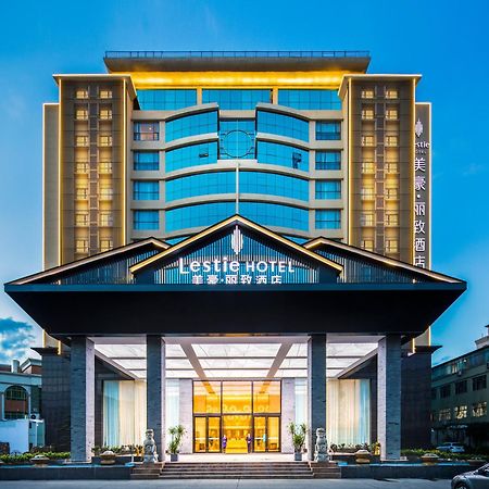 Mehood Lestie International Hotel Nancun Wanbo Metro Station Branch - Free Shuttle Bus To Canton Fair Complex During Canton Fair Period & Free Breakfast & Free Afternoon Tea & Free Midnight Snack & Free Vpn Internet Access Екстер'єр фото