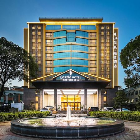 Mehood Lestie International Hotel Nancun Wanbo Metro Station Branch - Free Shuttle Bus To Canton Fair Complex During Canton Fair Period & Free Breakfast & Free Afternoon Tea & Free Midnight Snack & Free Vpn Internet Access Екстер'єр фото