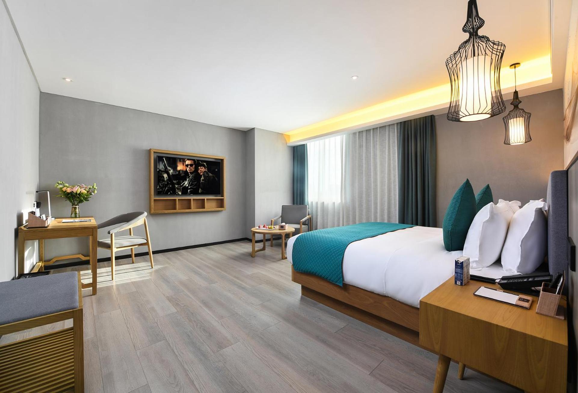 Mehood Lestie International Hotel Nancun Wanbo Metro Station Branch - Free Shuttle Bus To Canton Fair Complex During Canton Fair Period & Free Breakfast & Free Afternoon Tea & Free Midnight Snack & Free Vpn Internet Access Екстер'єр фото