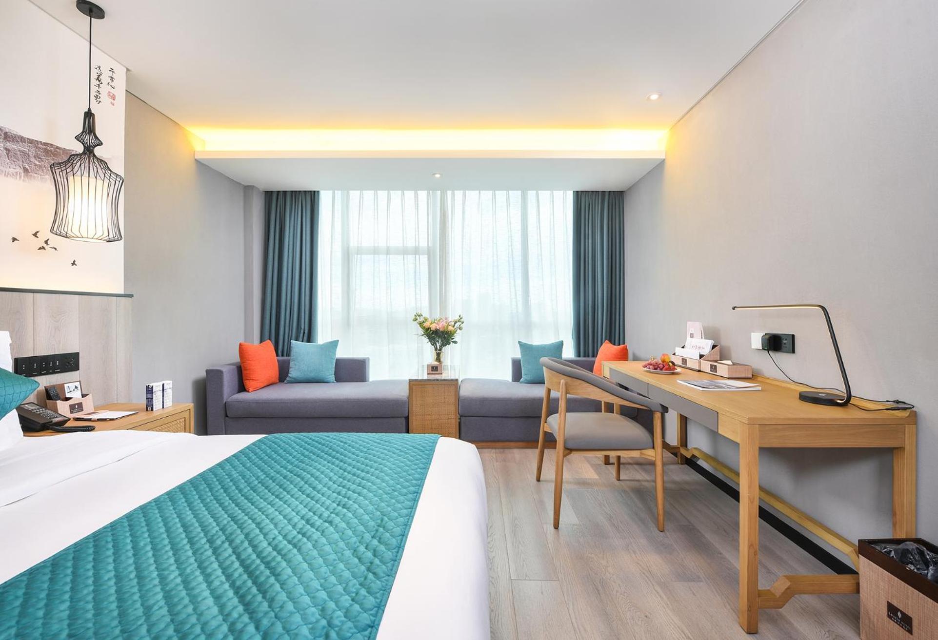 Mehood Lestie International Hotel Nancun Wanbo Metro Station Branch - Free Shuttle Bus To Canton Fair Complex During Canton Fair Period & Free Breakfast & Free Afternoon Tea & Free Midnight Snack & Free Vpn Internet Access Екстер'єр фото